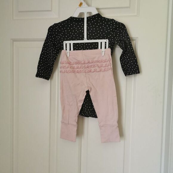 3/$20 Carter's 2 piece baby girl set size 6 m - Picture 4 of 4